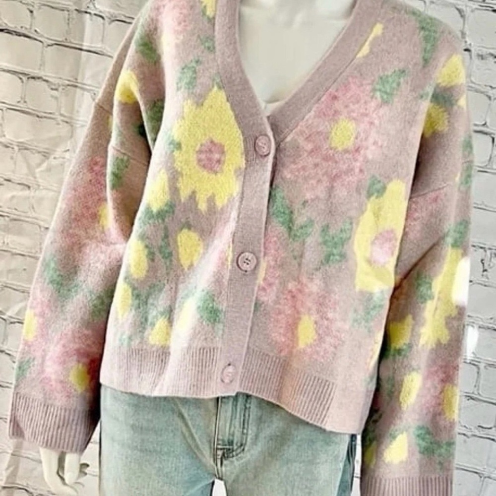 THE VINTAGE SHOP spring floral oversized button front cardigan size LARGE - Picture 3 of 6